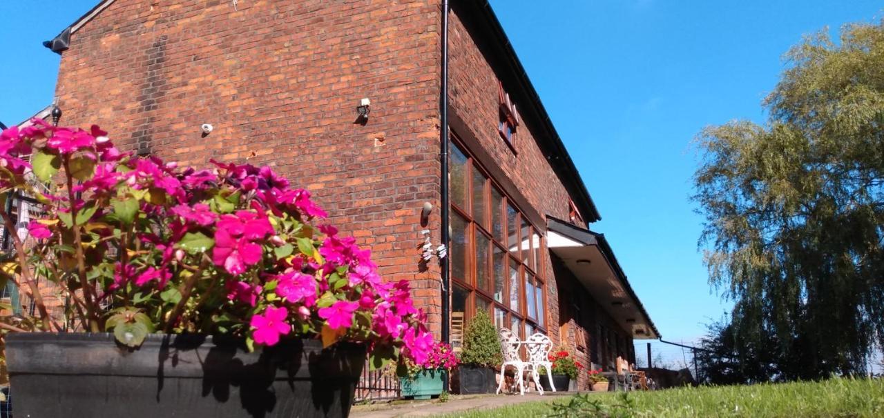 Brook Barn B&B Hale  Экстерьер фото
