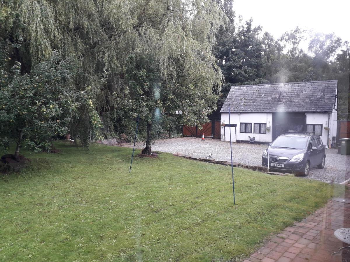 Brook Barn B&B Hale  Экстерьер фото