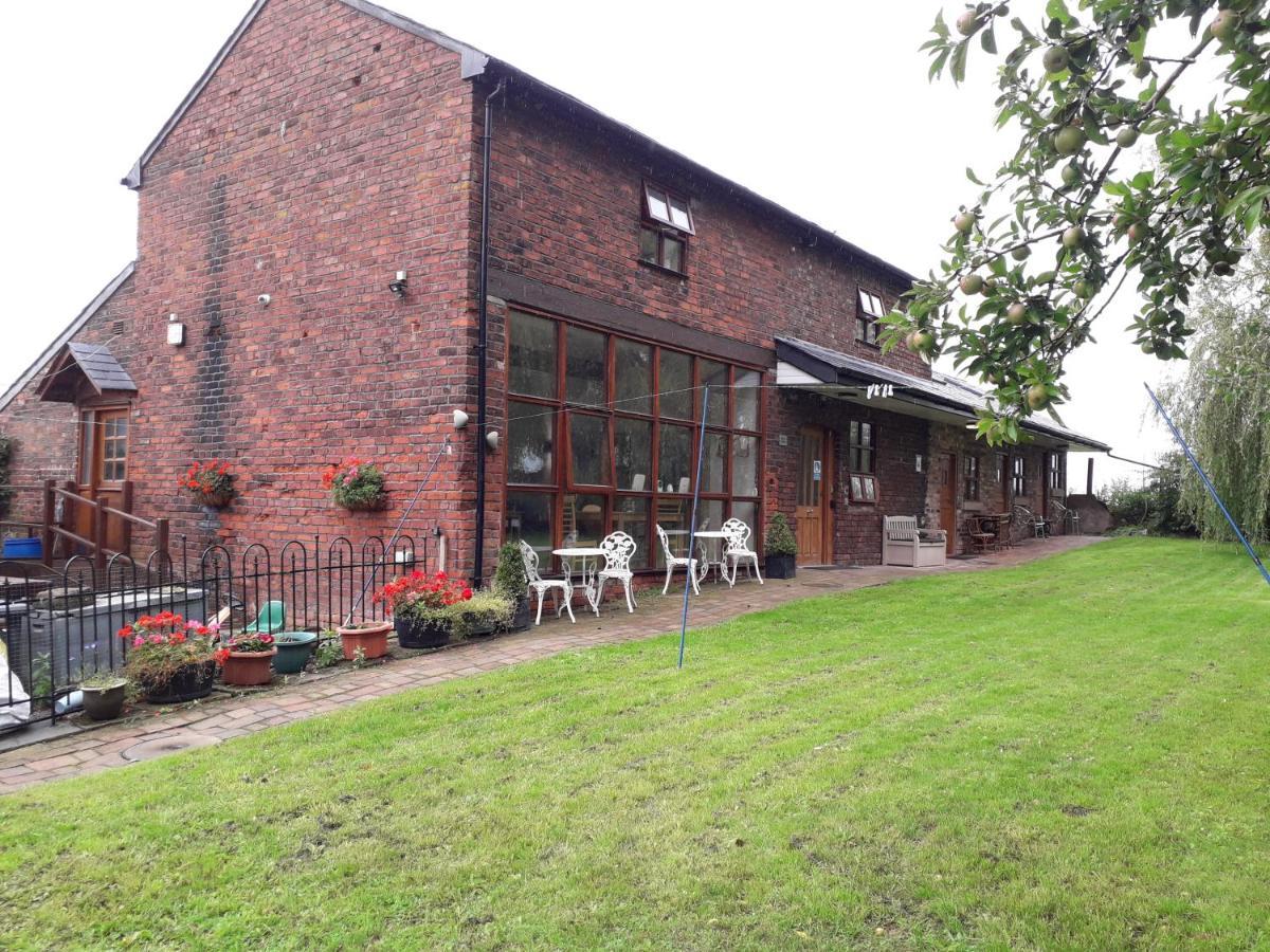 Brook Barn B&B Hale  Экстерьер фото