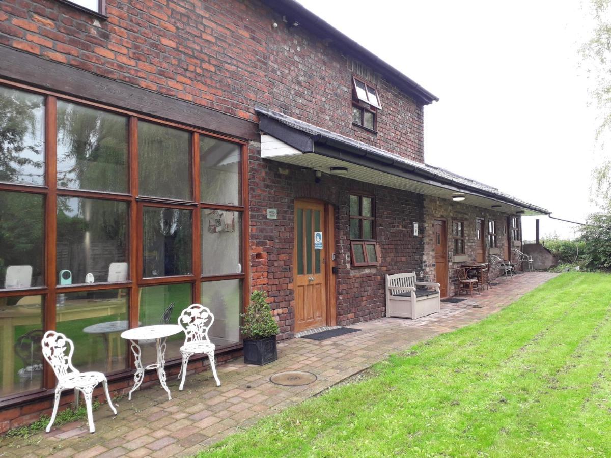 Brook Barn B&B Hale  Экстерьер фото