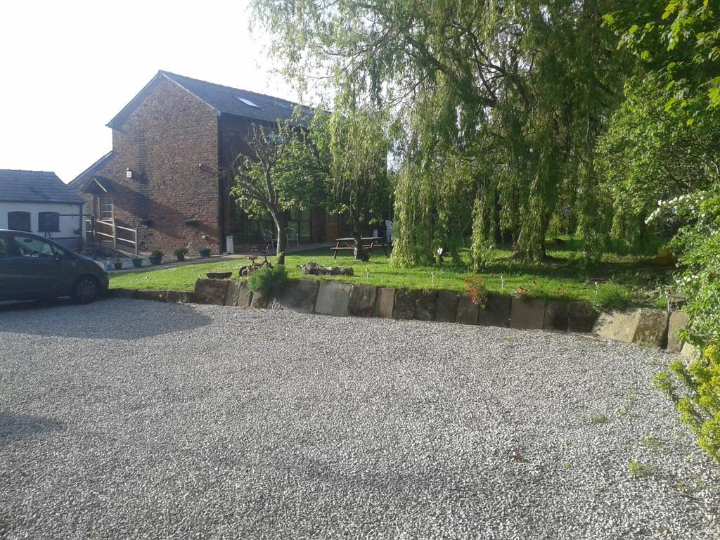 Brook Barn B&B Hale  Экстерьер фото