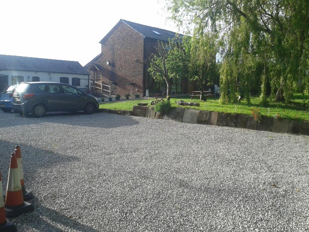 Brook Barn B&B Hale  Экстерьер фото