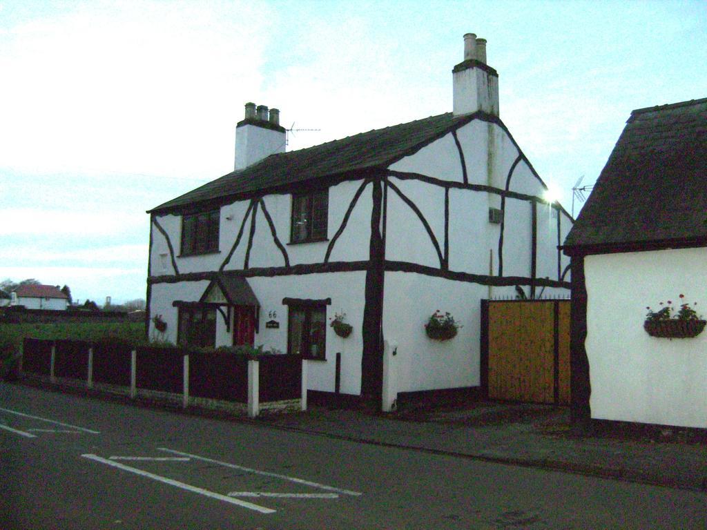 Brook Barn B&B Hale  Экстерьер фото