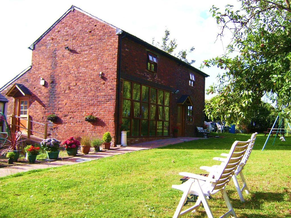 Brook Barn B&B Hale  Экстерьер фото