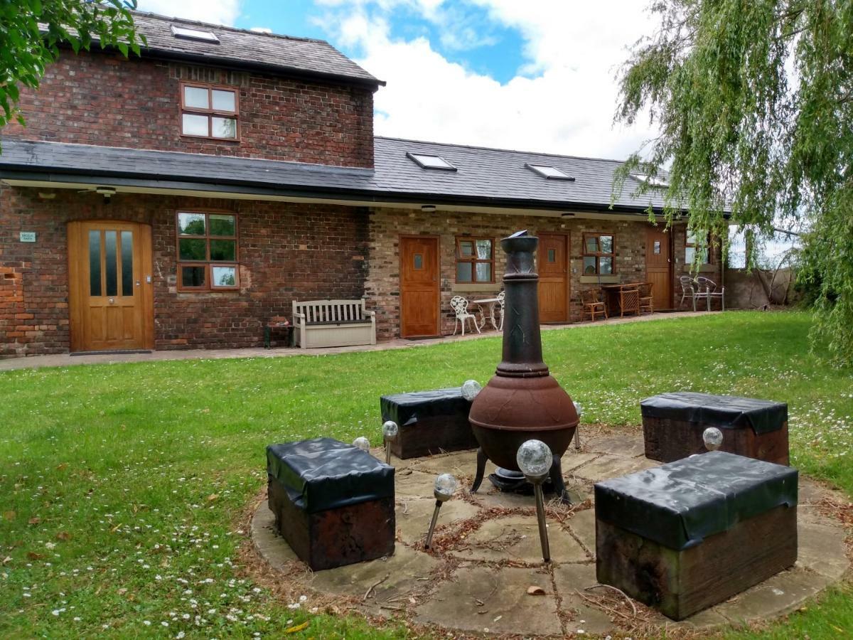 Brook Barn B&B Hale  Экстерьер фото